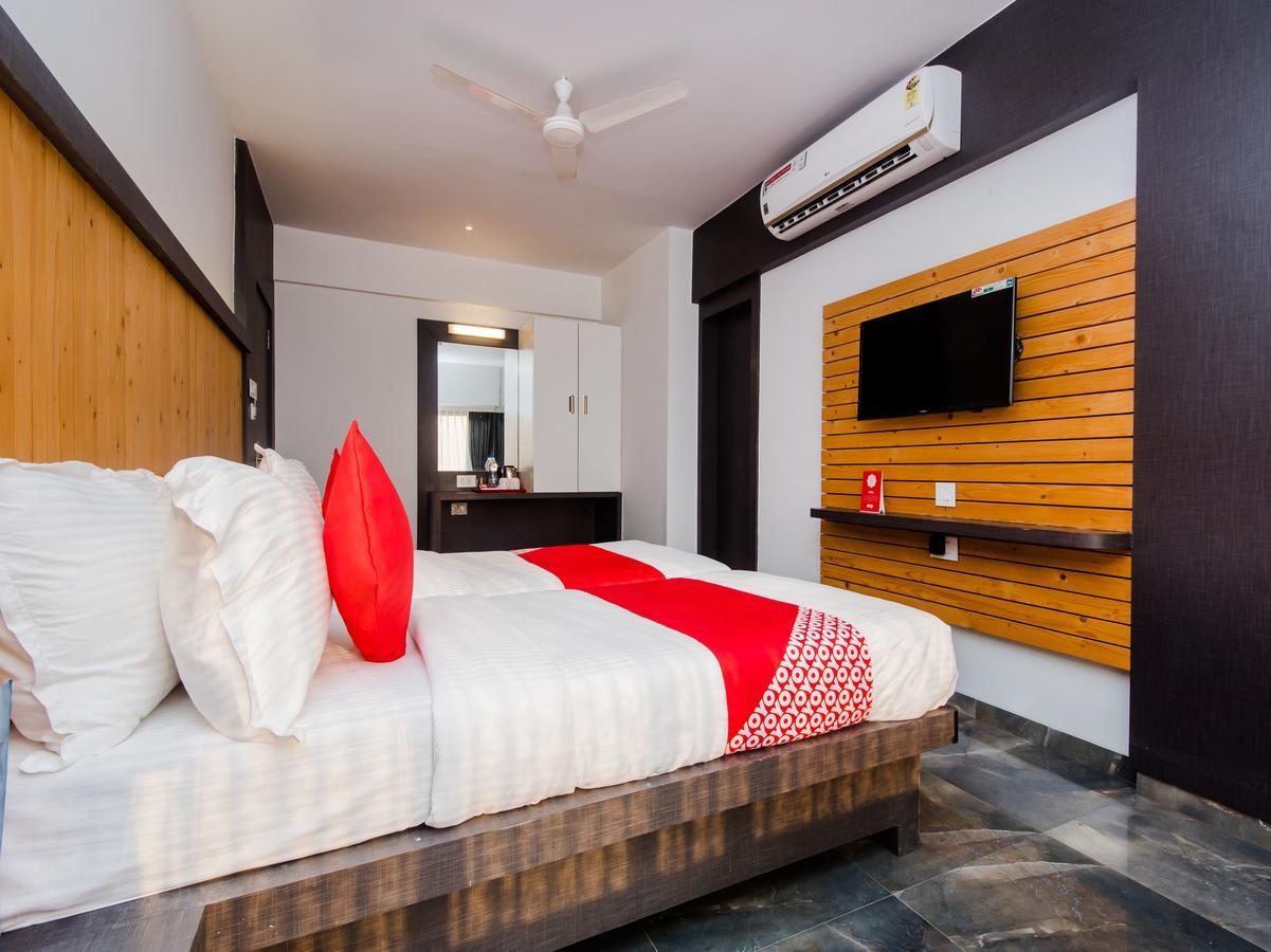 Oyo 13089 Hotel Gold Crest Navi Mumbai Exterior photo