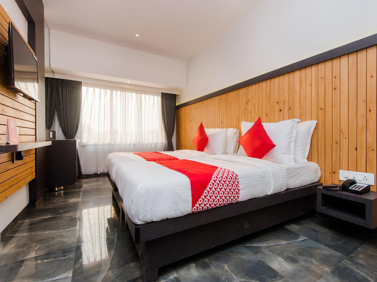Oyo 13089 Hotel Gold Crest Navi Mumbai Exterior photo