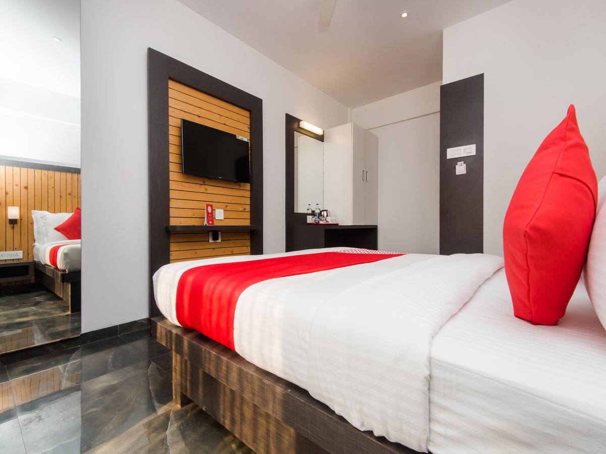 Oyo 13089 Hotel Gold Crest Navi Mumbai Exterior photo