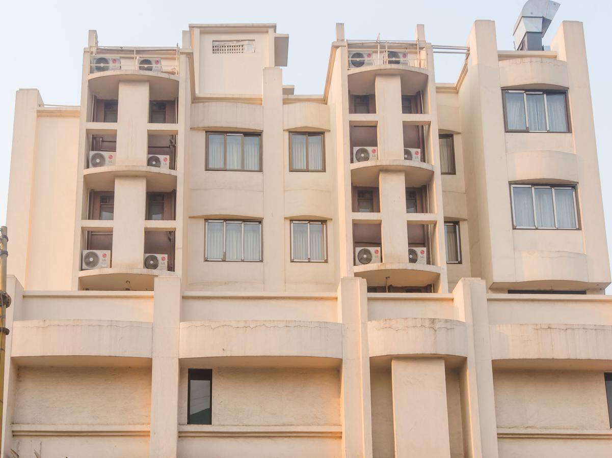 Oyo 13089 Hotel Gold Crest Navi Mumbai Exterior photo